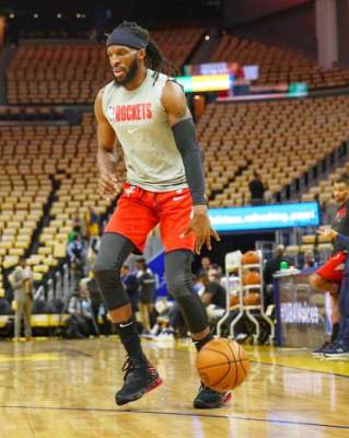 DeMarre Carroll playing basketball